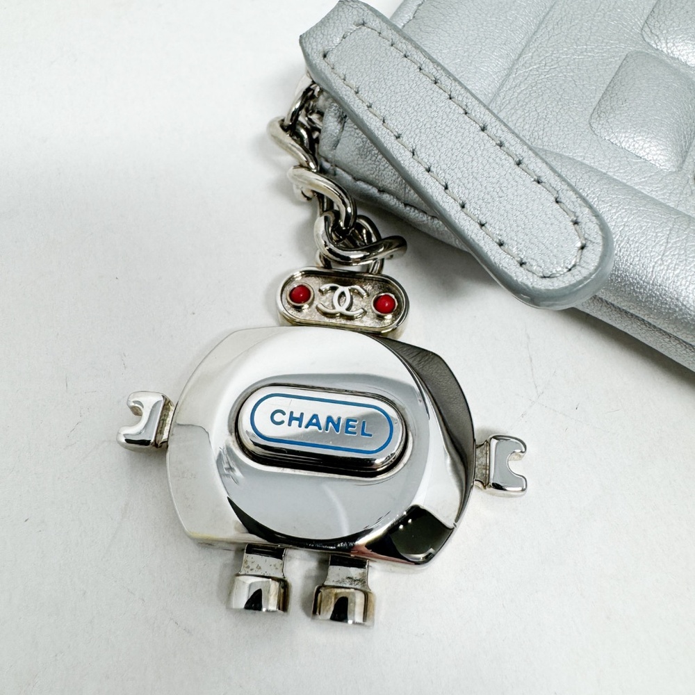 Chanel rue cambon silver clutch - Picture 7 of 11